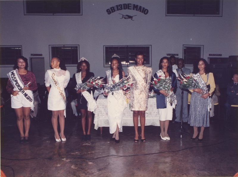 3. Cerimônia de coroação da rainha e das princesas 13 de Maio, em 1992